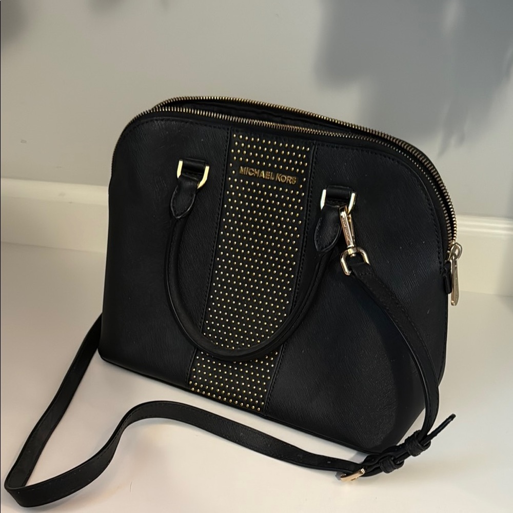 Michael Kors Black and Gold Crossbody Bag with Sophisticated Design